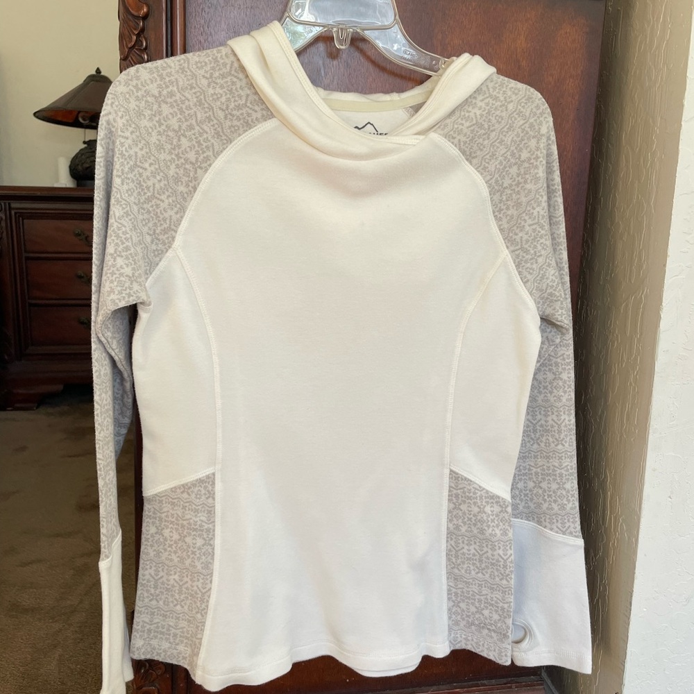 EDDIE BAUER Women’s Pullover Top with Hood🦋